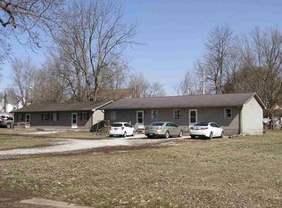 660 S 7th St, Clinton, IN 47842