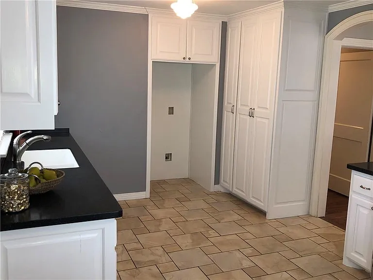 6215 Kenwood Ave — Photo 11