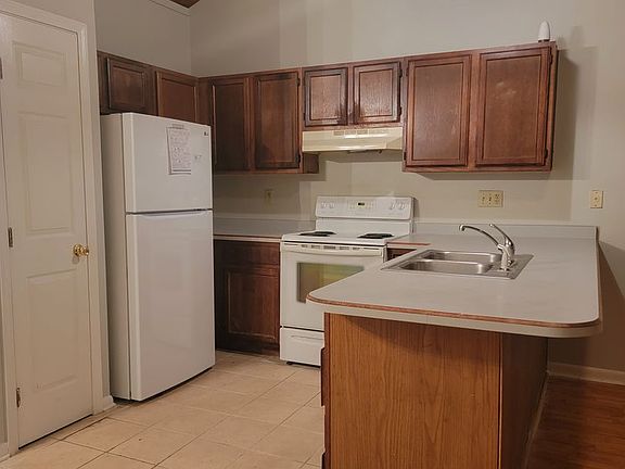 2nd image of 1138 Dale Dr Unit 1