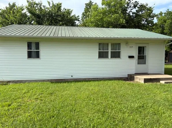 117 E Springfield Street, Aurora, MO 65605