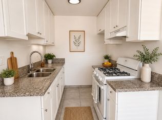 6961 Whitsett Ave #13, North Hollywood, CA 91605