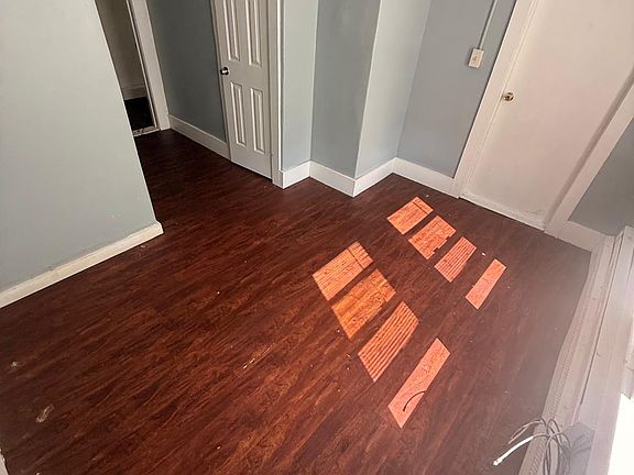 4th image of 166-166 W Main St #168-4