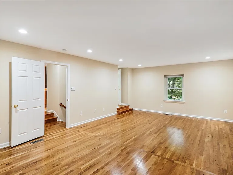 9309 Langford Ct — Photo 32