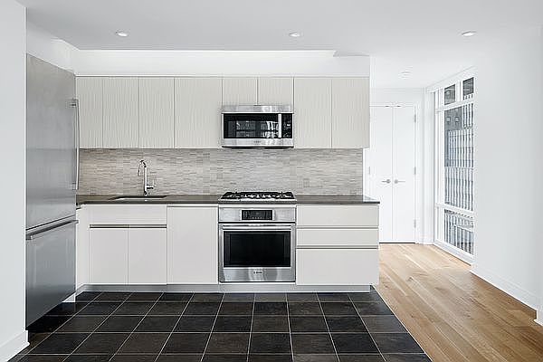 1st image of 1050 6th Ave #21B