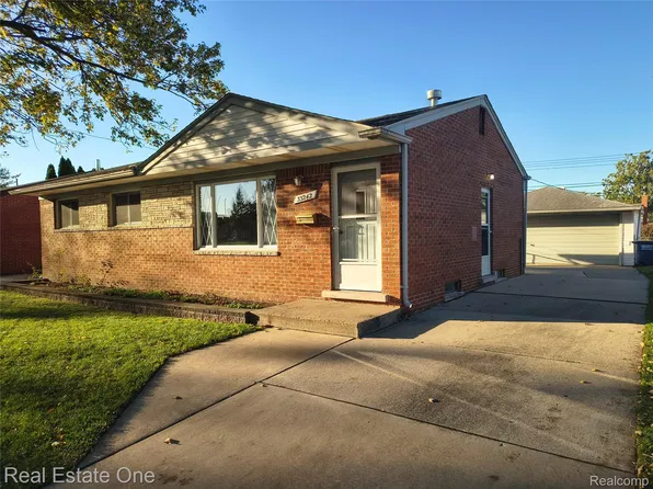 33242 Barrington St, Westland, MI 48186