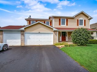 510 Flora Dr, Algonquin, IL