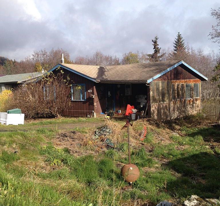 2nd image of 4632 Tamara St