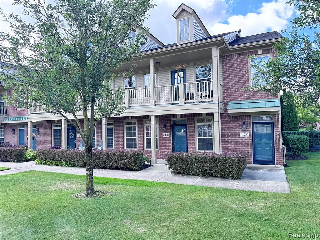 2 bed, 2.0 bath, 1034 sqft, $1,650 — Photo 1