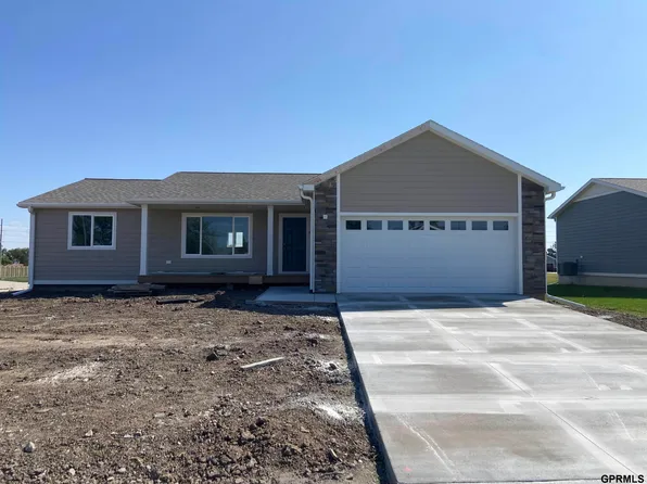 842 N 26th St, Beatrice, NE 68310