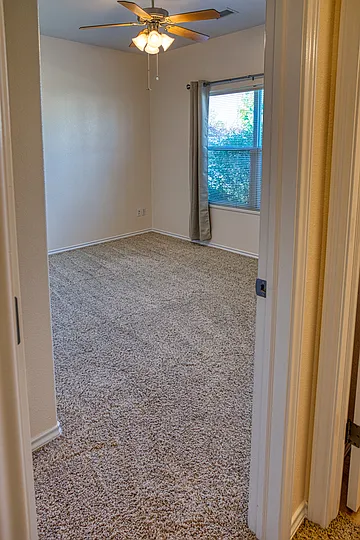 577 Willoughby St — Photo 22