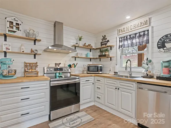 148 Mingus Cove Rd, Canton, NC 28716