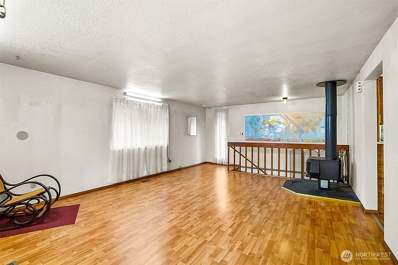 4th image of 3115 170th Street SW