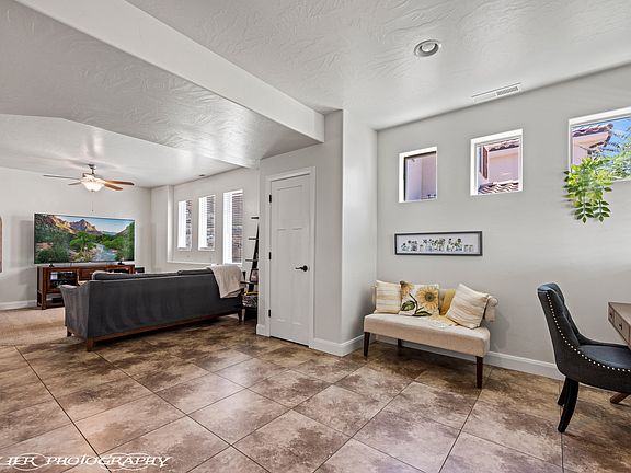 5th image of 438 N Stone Mountain Dr W #44