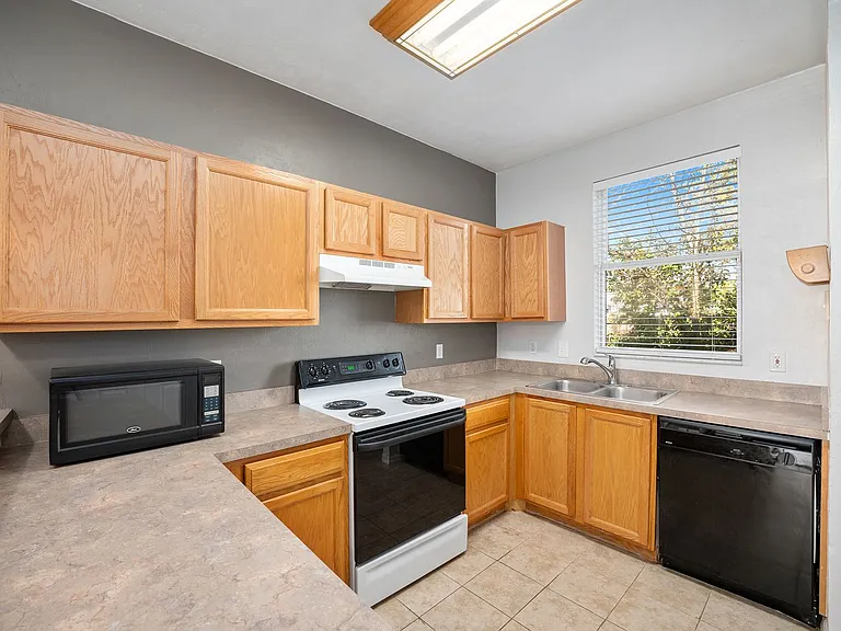 3910 SW 20th Ave #1403 — Photo 10