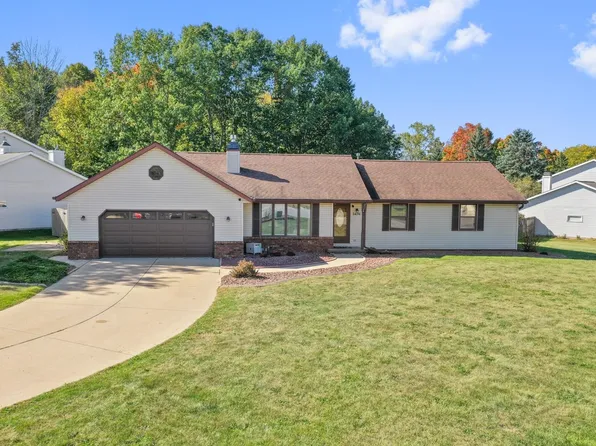 2476 Fairhaven Dr, Green Bay, WI 54311