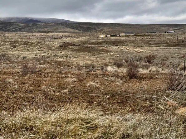 Nka Badger Dr, Selah, WA 98942