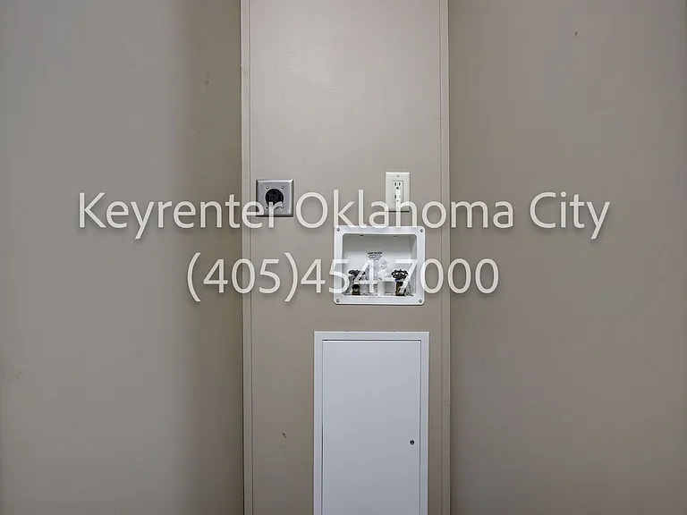 3508 N Douglas Blvd #13 — Photo 23