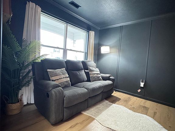 3rd image of 8126 Fisher Bend Dr