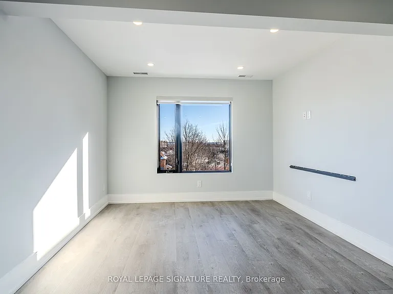 66 John St W #302 — Photo 4