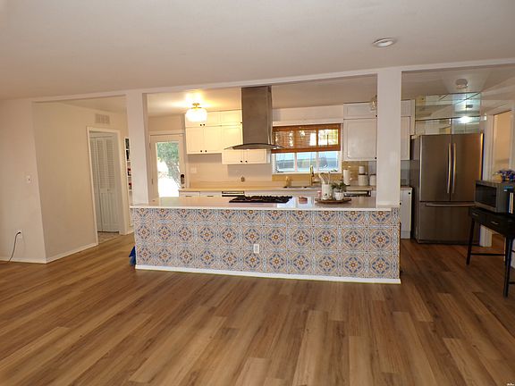 2nd image of 1021 S Platinum Ave