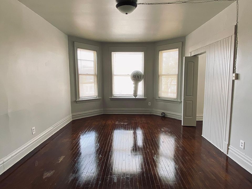 1st image of 3835 N Central Park Ave #2