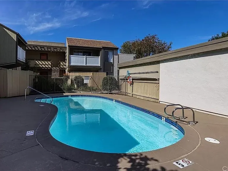 8022 Linda Vista Rd #2I — Photo 21