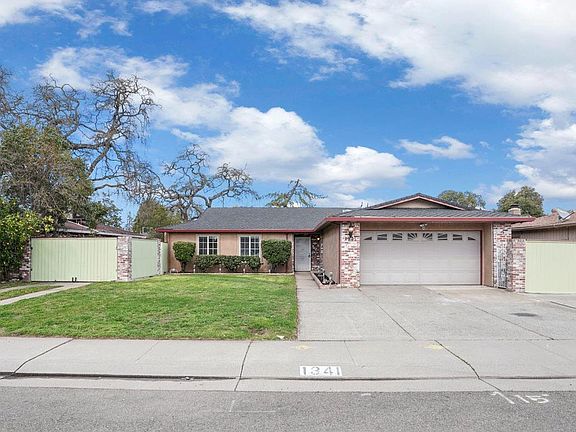 2nd image of 1341 Royal Oaks Dr