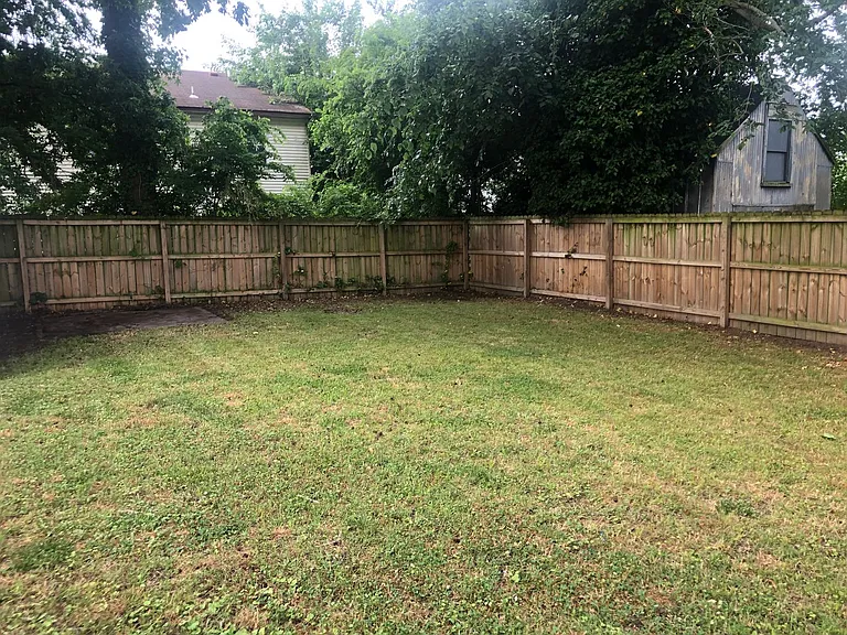 1419 W 27th St — Photo 41