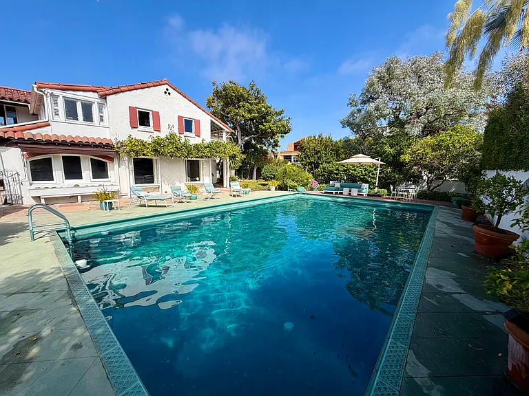 311 Amalfi Dr — Photo 82