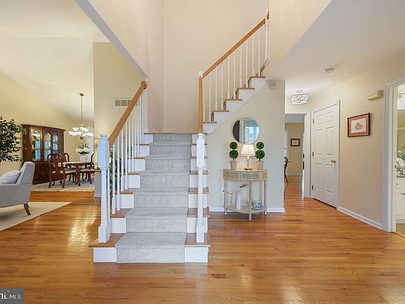 3rd image of 537 Owens Brooke Dr