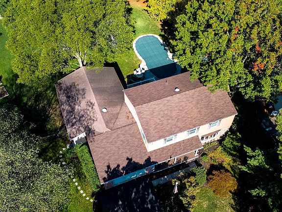 3rd image of 70 Brightley Cir
