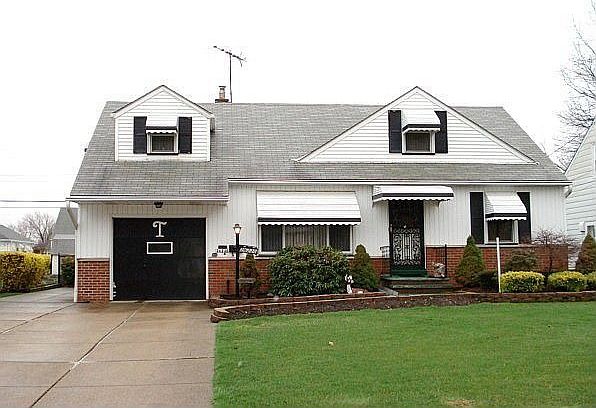 1st image of 26220 Parklane Dr