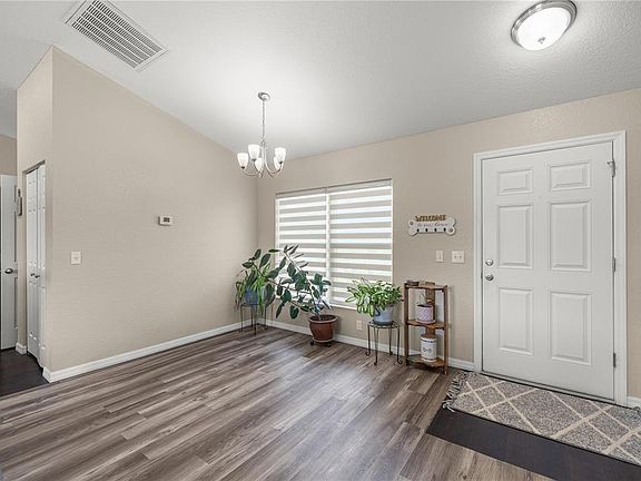2nd image of 6 Laurel Pass Ct