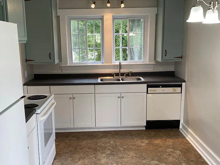 1125 Kentucky Ave — Photo 4
