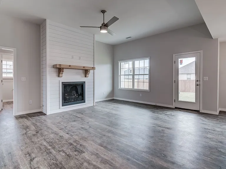 922 S Pindall Ln — Photo 33