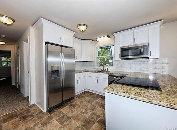 2nd image of 1149 Bridgewood Ln