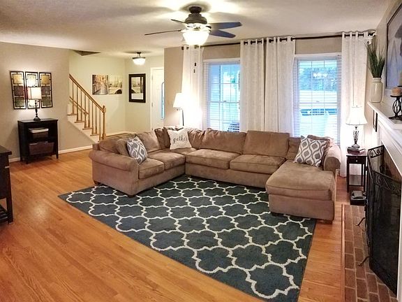 5th image of 124 Mullbury Pl