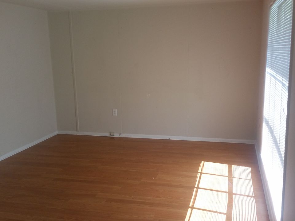 2nd image of 609 Cedarwood Dr