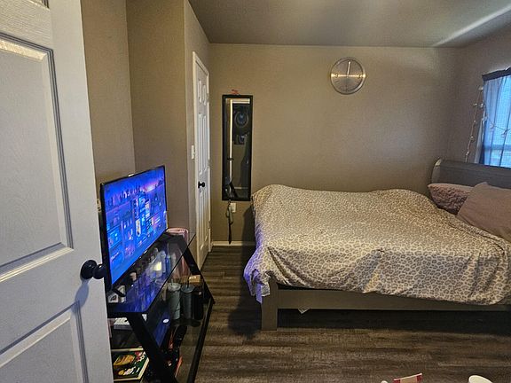 5th image of 4607 Avenue D