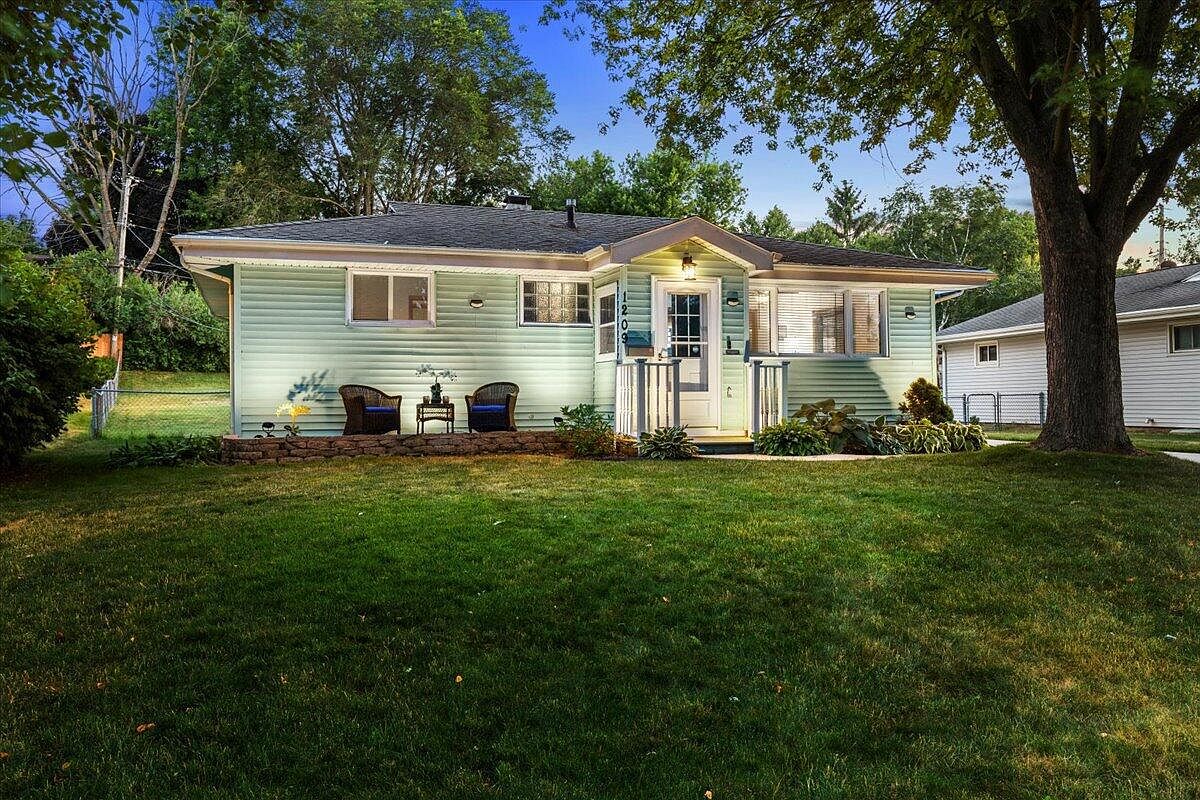 1209 Delaware BOULEVARD, Madison, WI 53704 Zillow