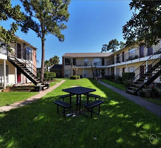 Spring Oaks — Photo 9