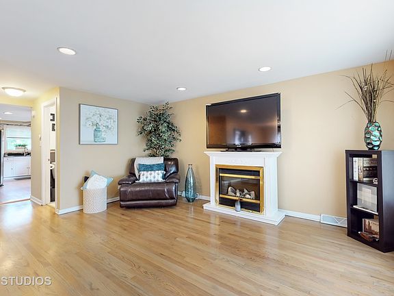 4th image of 13511 S Avenue K