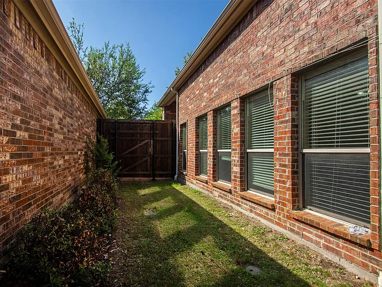 9754 Boyton Canyon Rd — Photo 21