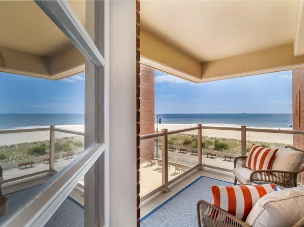 370 W Broadway #3C, Long Beach, NY 11561
