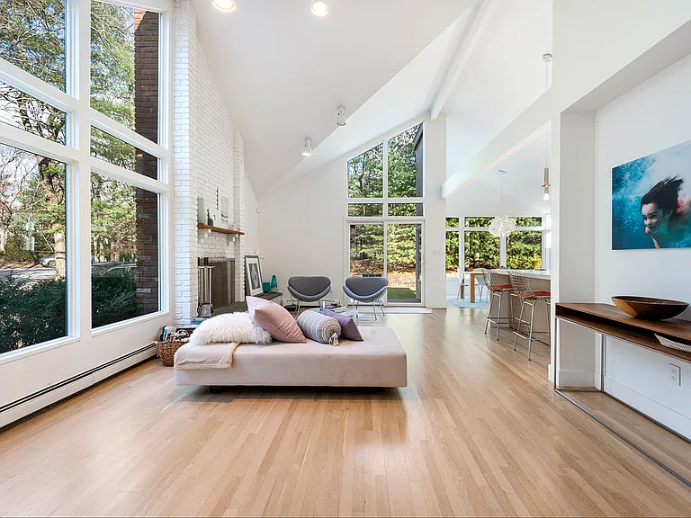31 Diane Dr — Photo 5