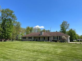 1025 Mayer Rd, Saint Clair, MI 48079