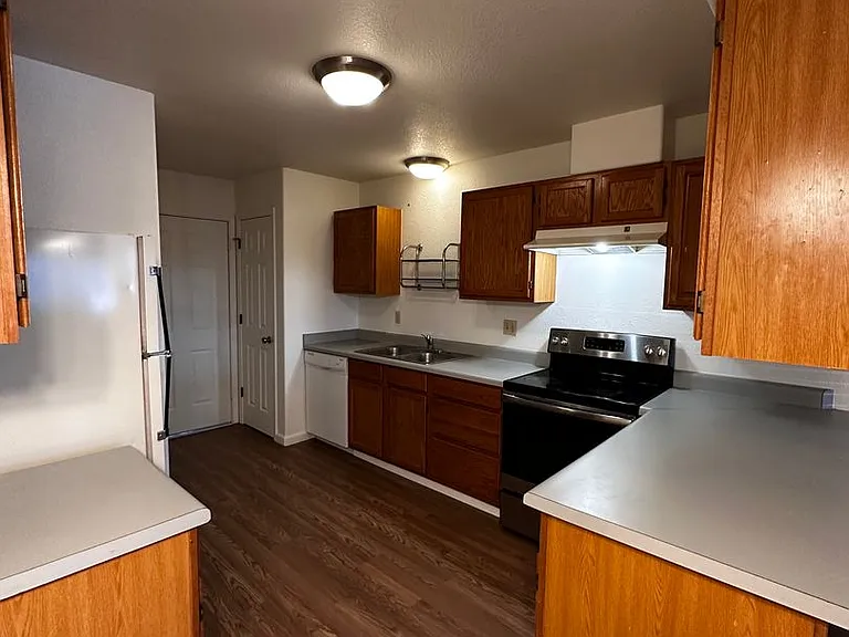 3551 N Verdugo Rd — Photo 5