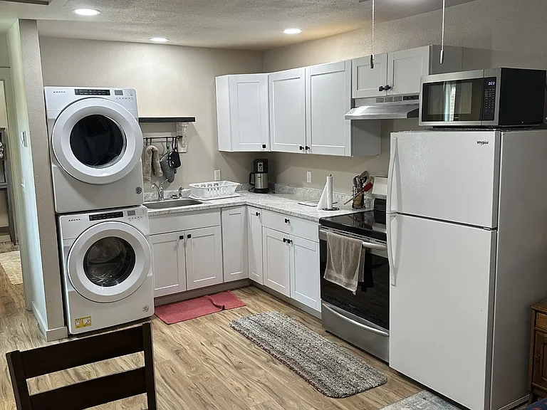 Living room / kitchen.