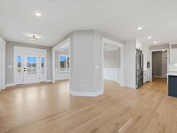 3rd image of 8620 Pine Ridge Dr