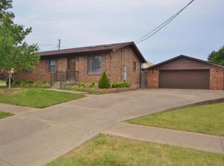 9101 Glasslipper Ct, Louisville, KY 40229